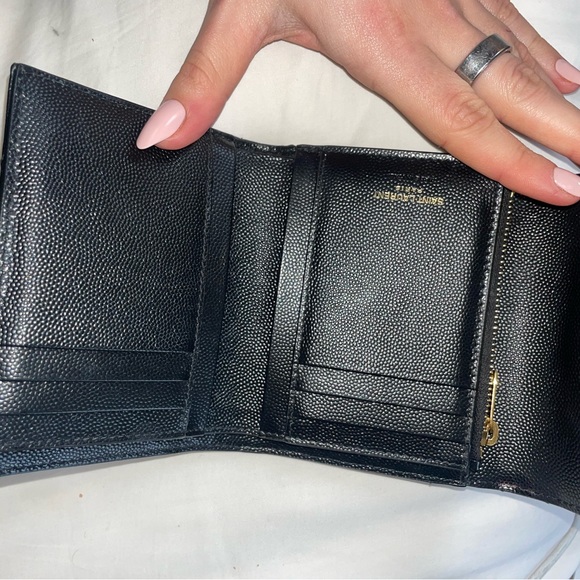 YSL SAINT LAURENT CASSANDRE MATELASSÉ COMPACT TRI FOLD WALLET QUILTED LAMBSKIN - Picture 14 of 16